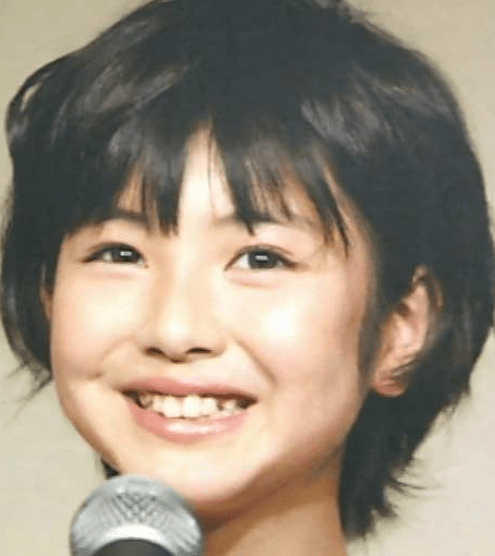 浜辺美波は子役時代と歯並びが違う 彼氏や高校 大学はどこ インスタ ツイッターからカップやスリーサイズについても調査 ニュース エンスポ