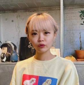 秋山衣梨佳が熱愛彼氏と結婚 元アイドルだがバツイチ子持ちだった 再婚相手は芸人の粗品って本当 元旦那は誰 インスタやツイッターのアカウントは 父母から兄弟姉妹などの家族情報は 高校大学からカップやスリーサイズなども調査 ニュース エンスポ